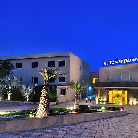Westend Inn - Resort And Banquet Near Delhi Airport New Delhi Exteriör bild