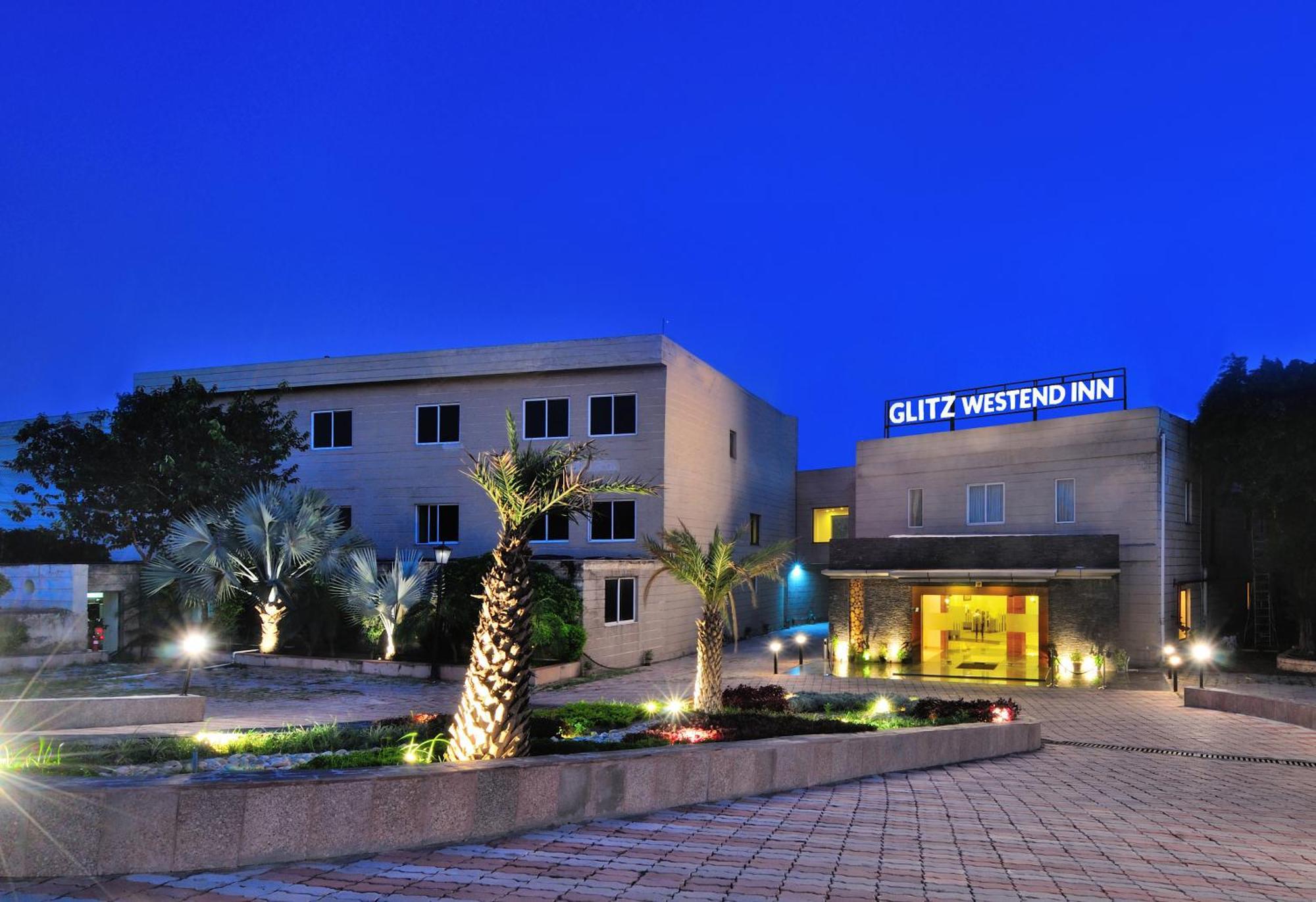Westend Inn - Resort And Banquet Near Delhi Airport New Delhi Exteriör bild