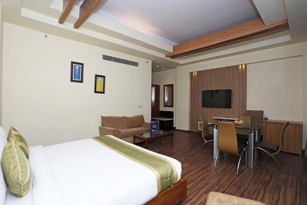 Westend Inn - Resort And Banquet Near Delhi Airport New Delhi Exteriör bild