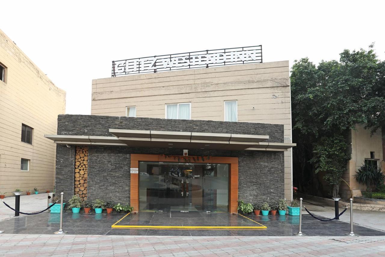 Westend Inn - Resort And Banquet Near Delhi Airport New Delhi Exteriör bild
