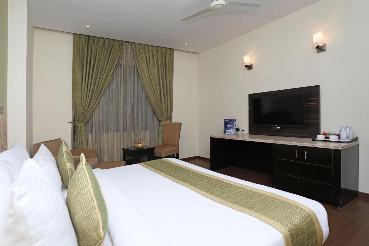 Westend Inn - Resort And Banquet Near Delhi Airport New Delhi Exteriör bild