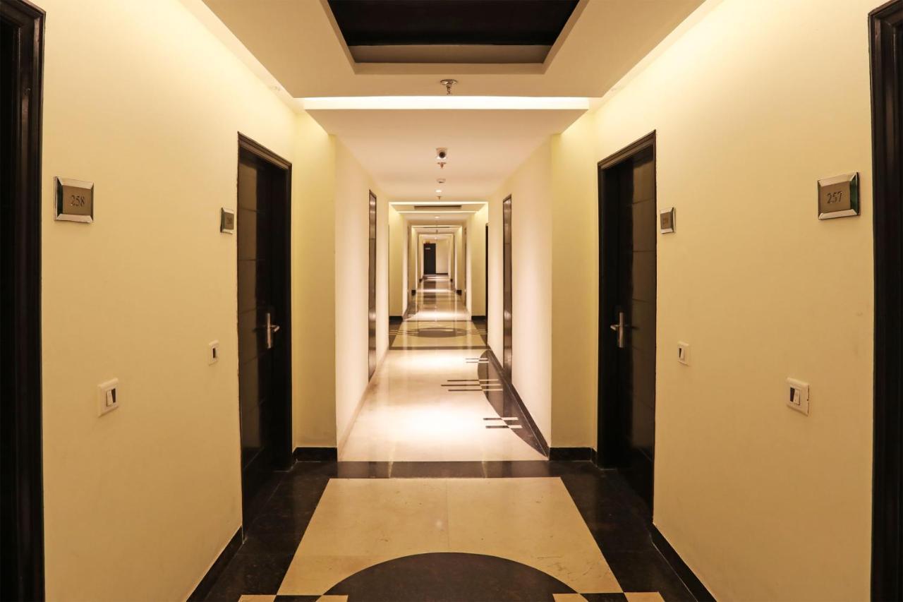 Westend Inn - Resort And Banquet Near Delhi Airport New Delhi Exteriör bild