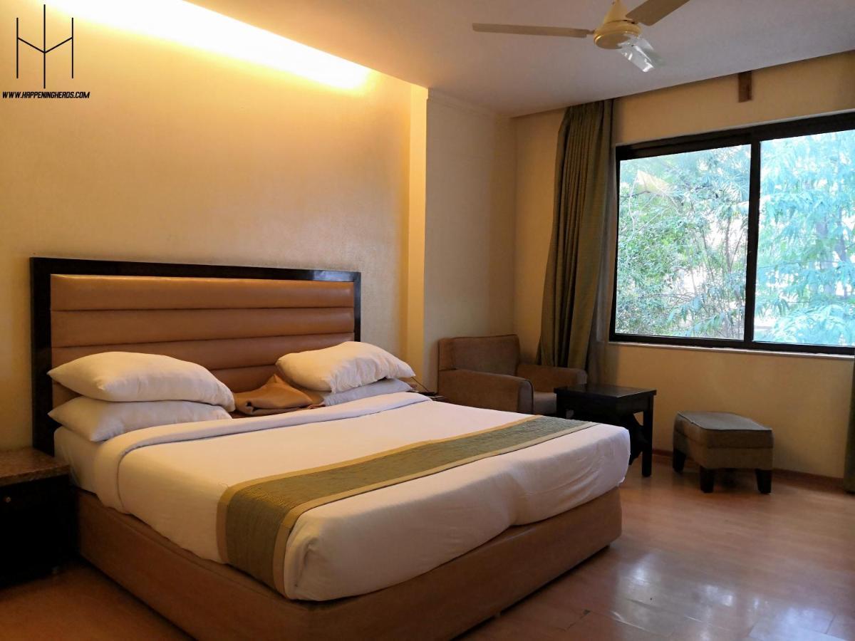 Westend Inn - Resort And Banquet Near Delhi Airport New Delhi Exteriör bild
